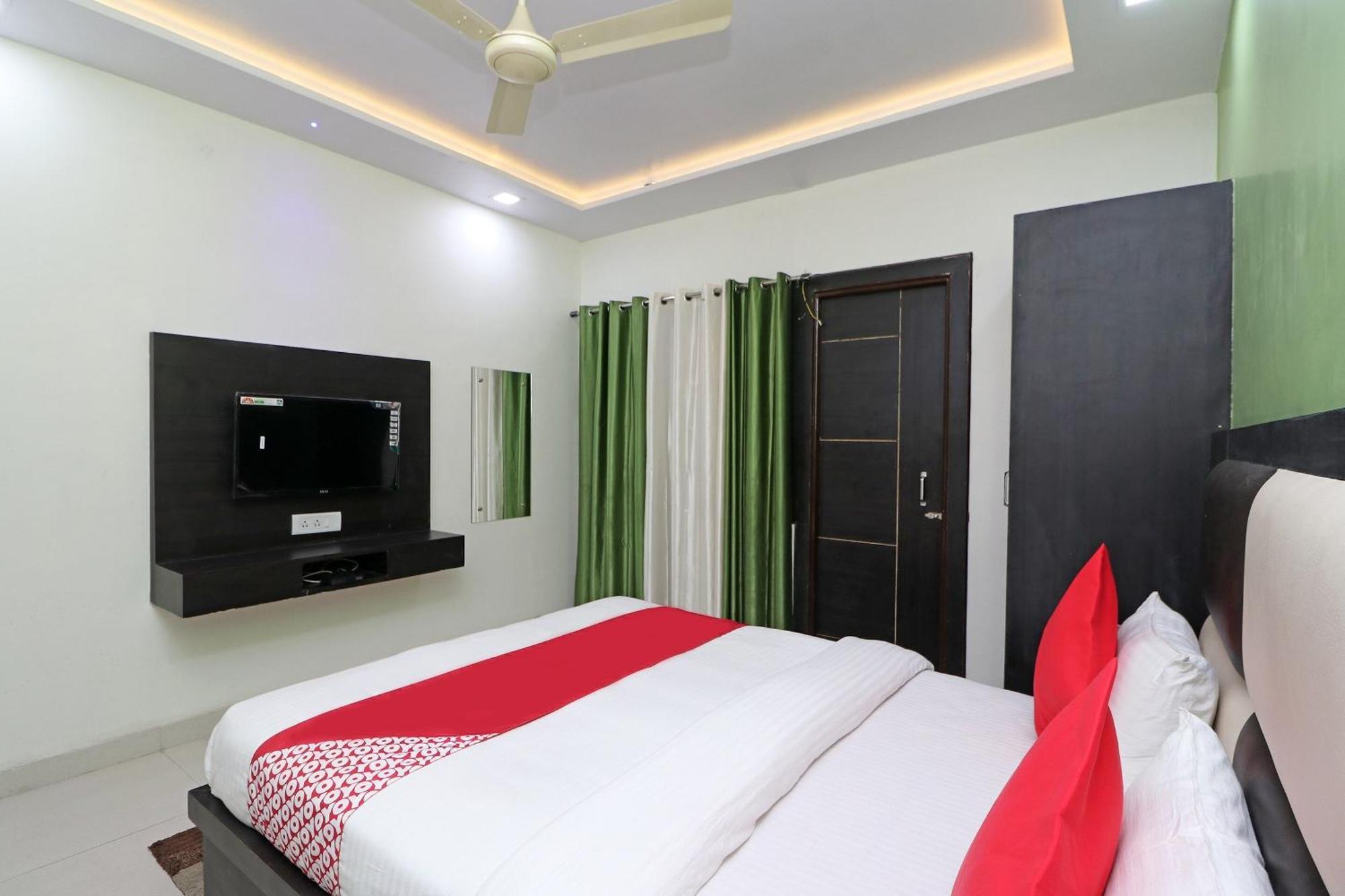 Oyo Hotel The Orient Tree Agra  Kültér fotó