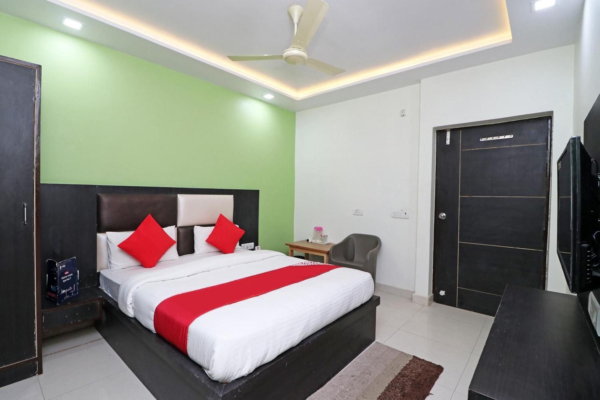 Oyo Hotel The Orient Tree Agra  Kültér fotó
